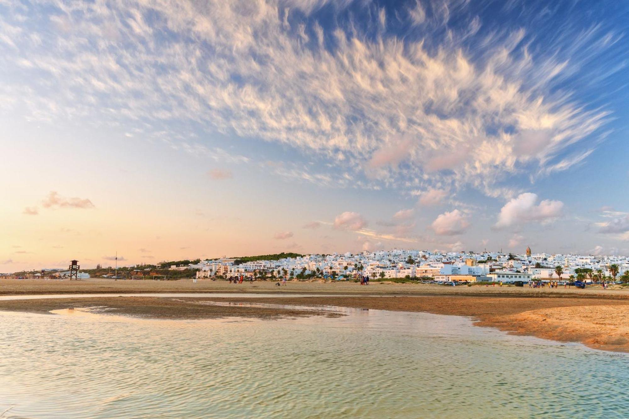 Готель Surf House Playa Коніль-де-ла-Фронтера Екстер'єр фото